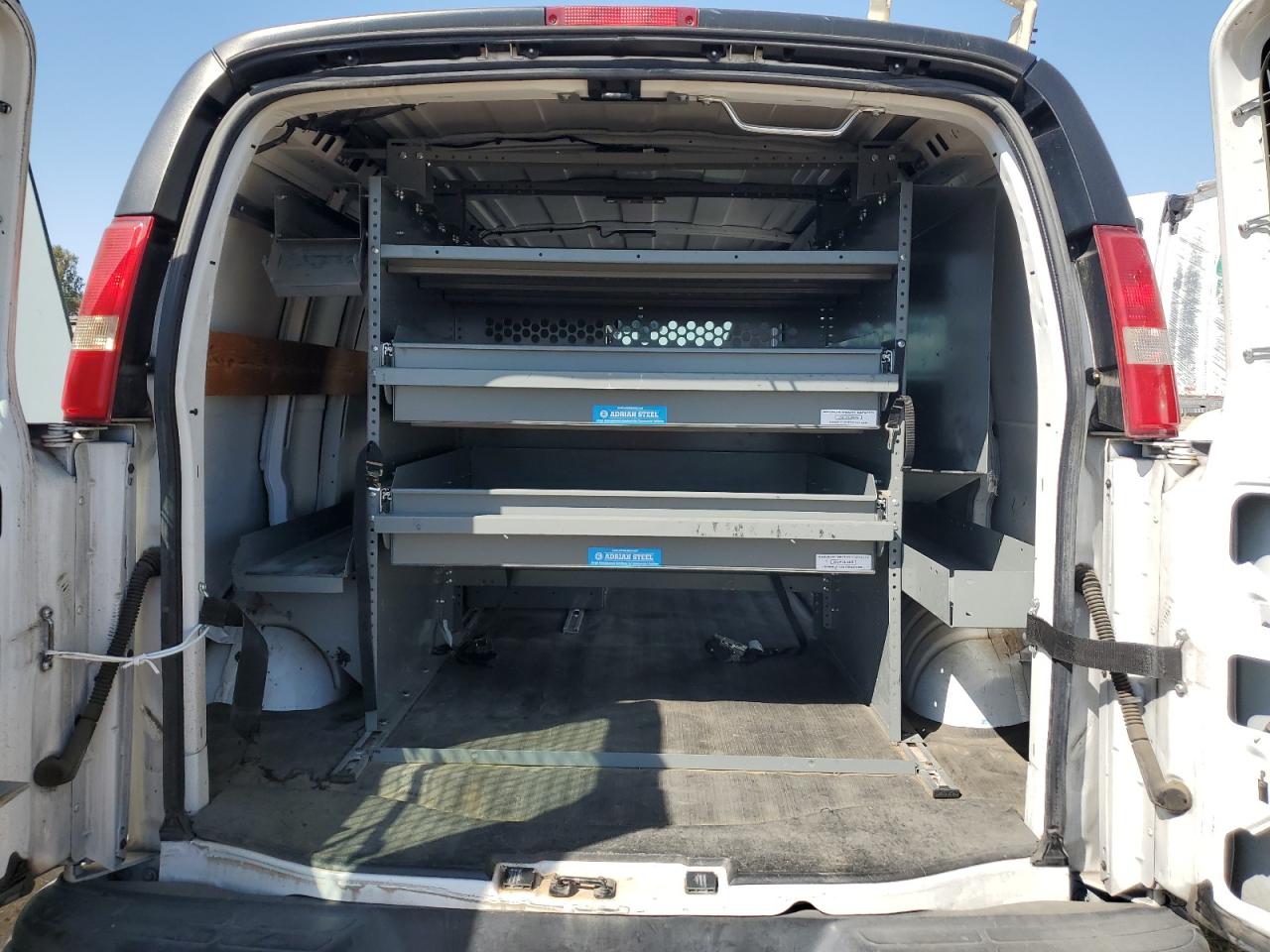 2018 Chevrolet Express G2500 VIN: 1GCWGAFP7J1182159 Lot: 65397665