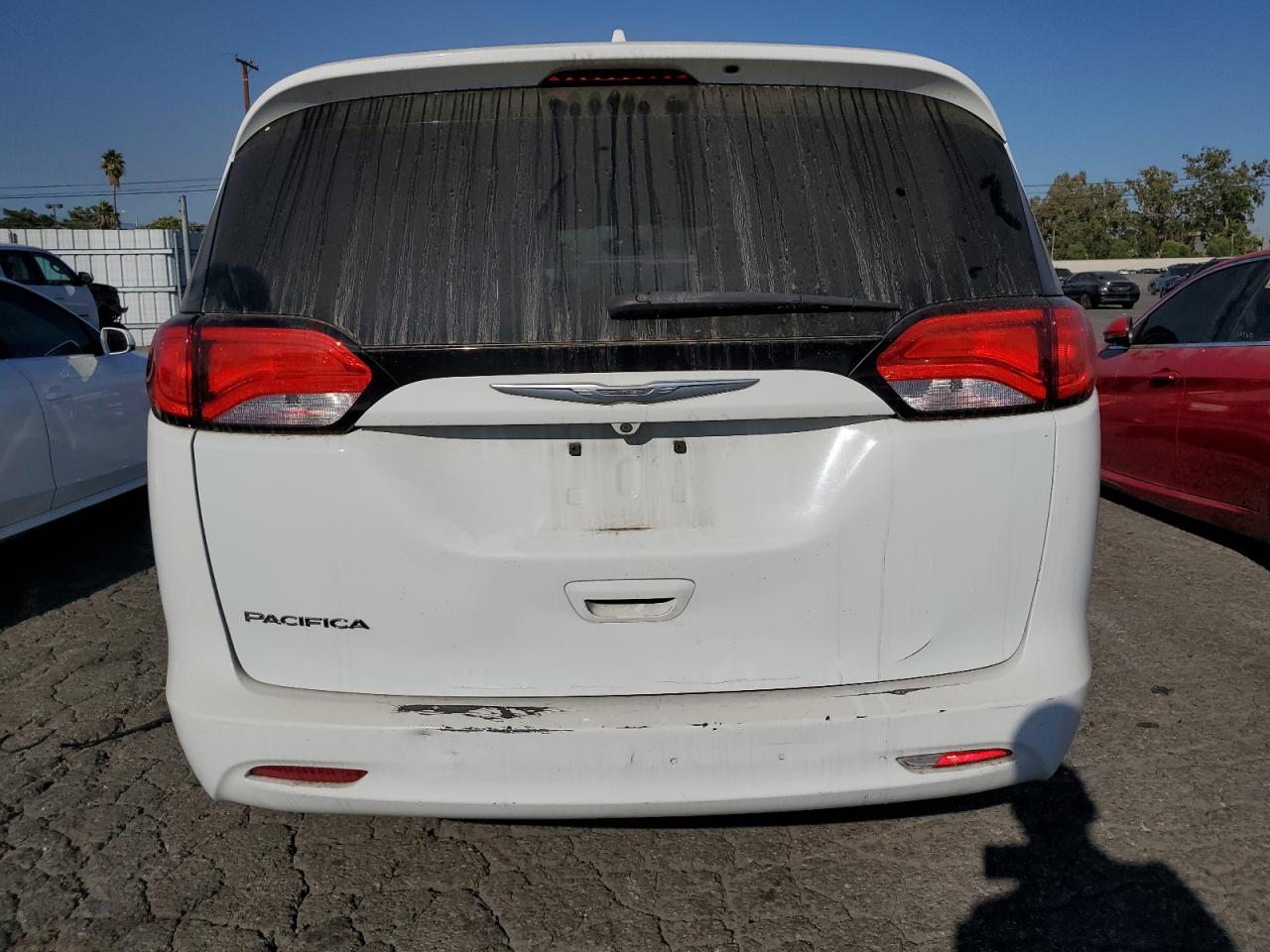 2c4rc1dgxhr599647 2C4RC1DGXHR599647 2017 Chrysler Pacifica Touring
