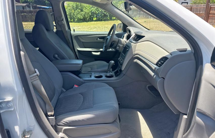 Parquets CHEVROLET TRAVERSE 2017 White