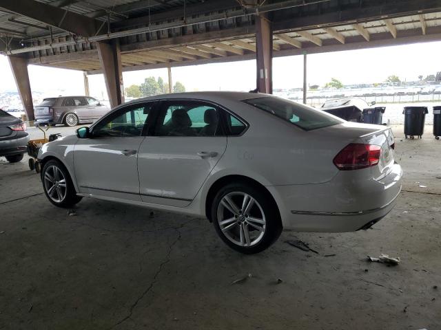  VOLKSWAGEN PASSAT 2015 Белы