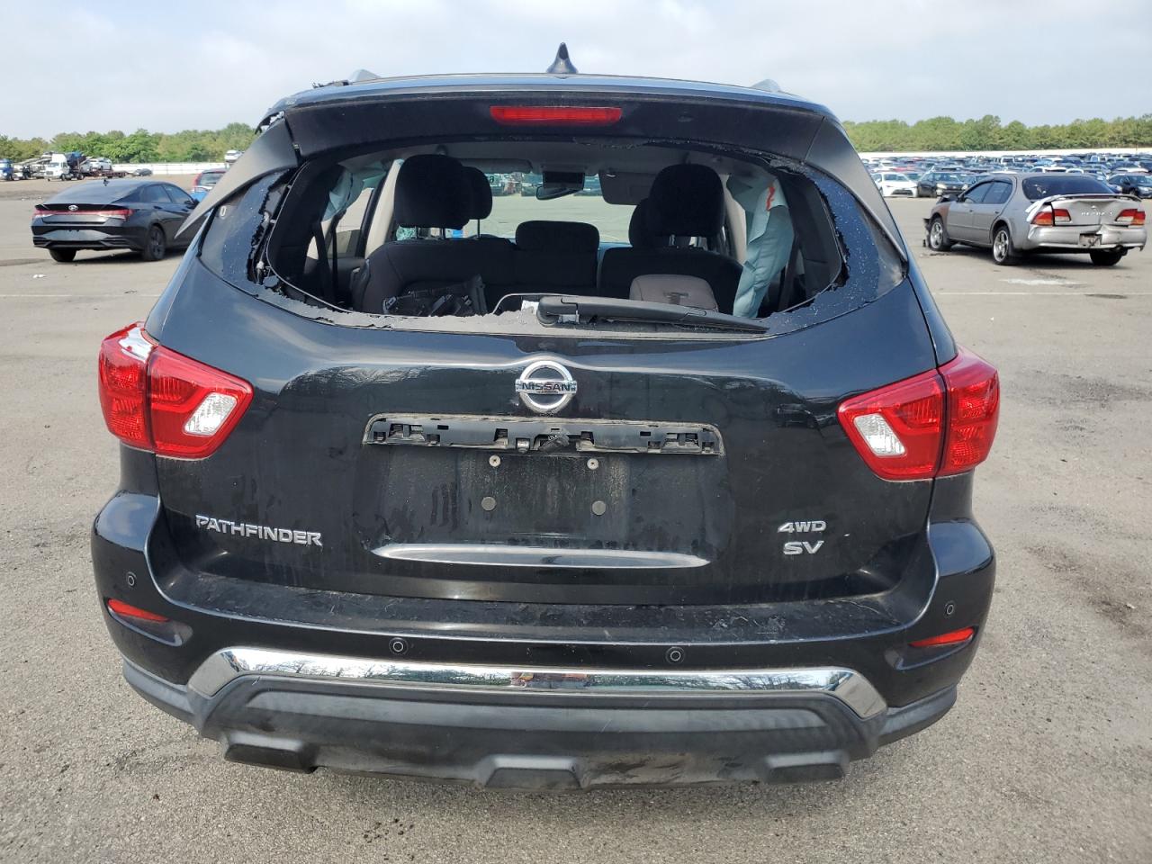 2019 Nissan Pathfinder S VIN: 5N1DR2MM8KC638137 Lot: 63346595