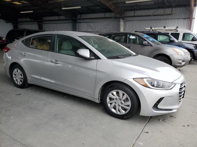  HYUNDAI ELANTRA 2018 Серебристый