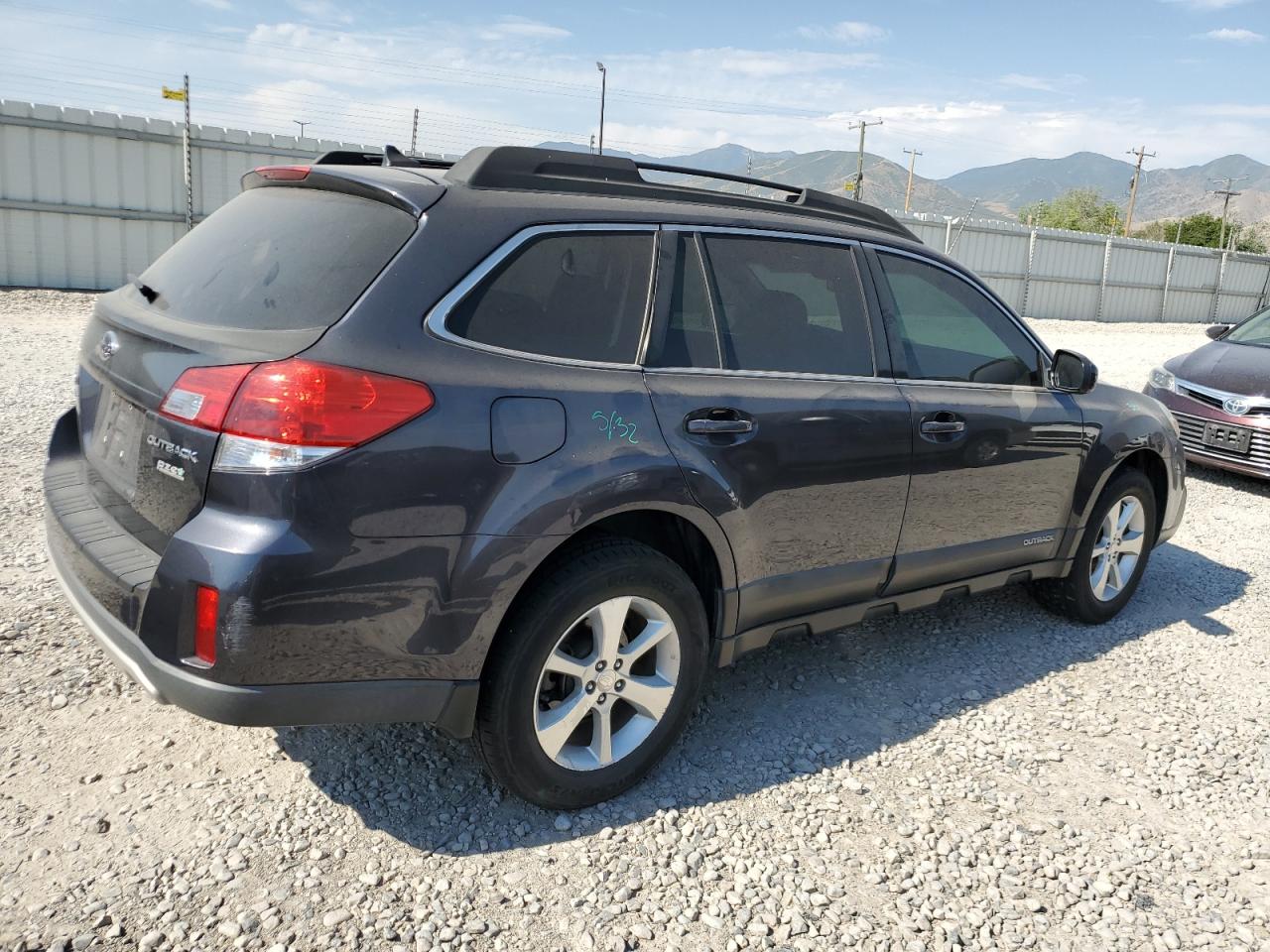 2013 Subaru Outback 2.5I Limited VIN: 4S4BRBKC6D3304029 Lot: 62640335