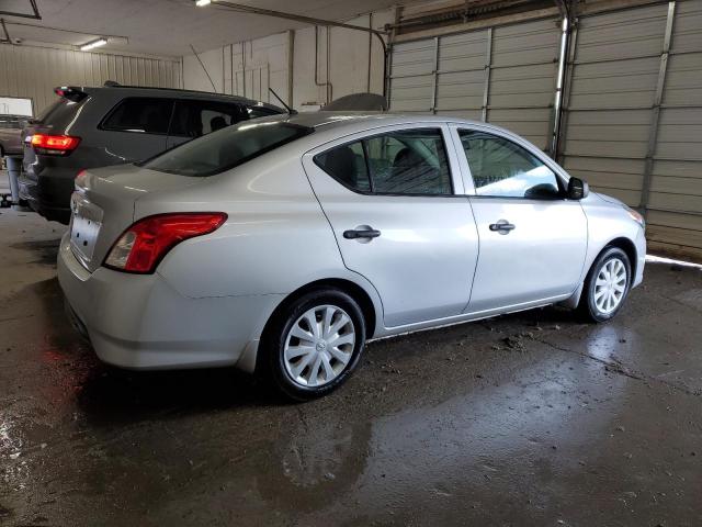  NISSAN VERSA 2015 Srebrny