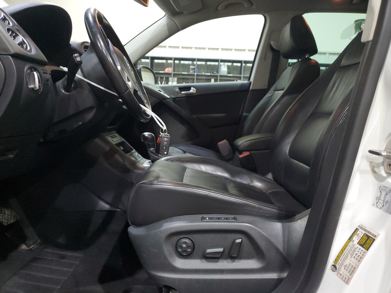 2017 Volkswagen Tiguan Sport VIN: WVGUV7AX9HK022730 Lot: 64624775
