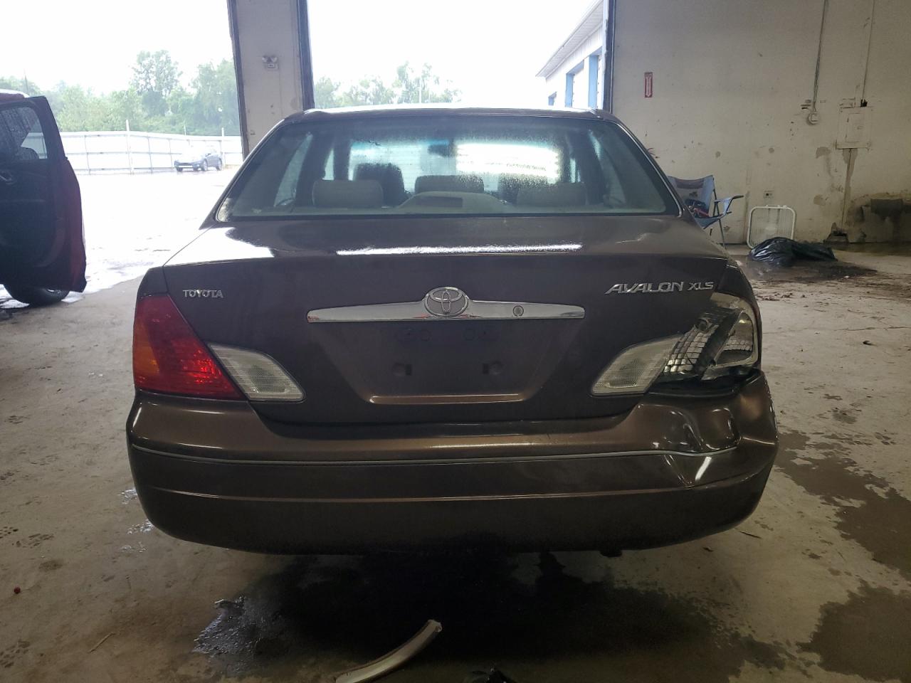 2000 Toyota Avalon Xl VIN: 4T1BF28B1YU005264 Lot: 64400835