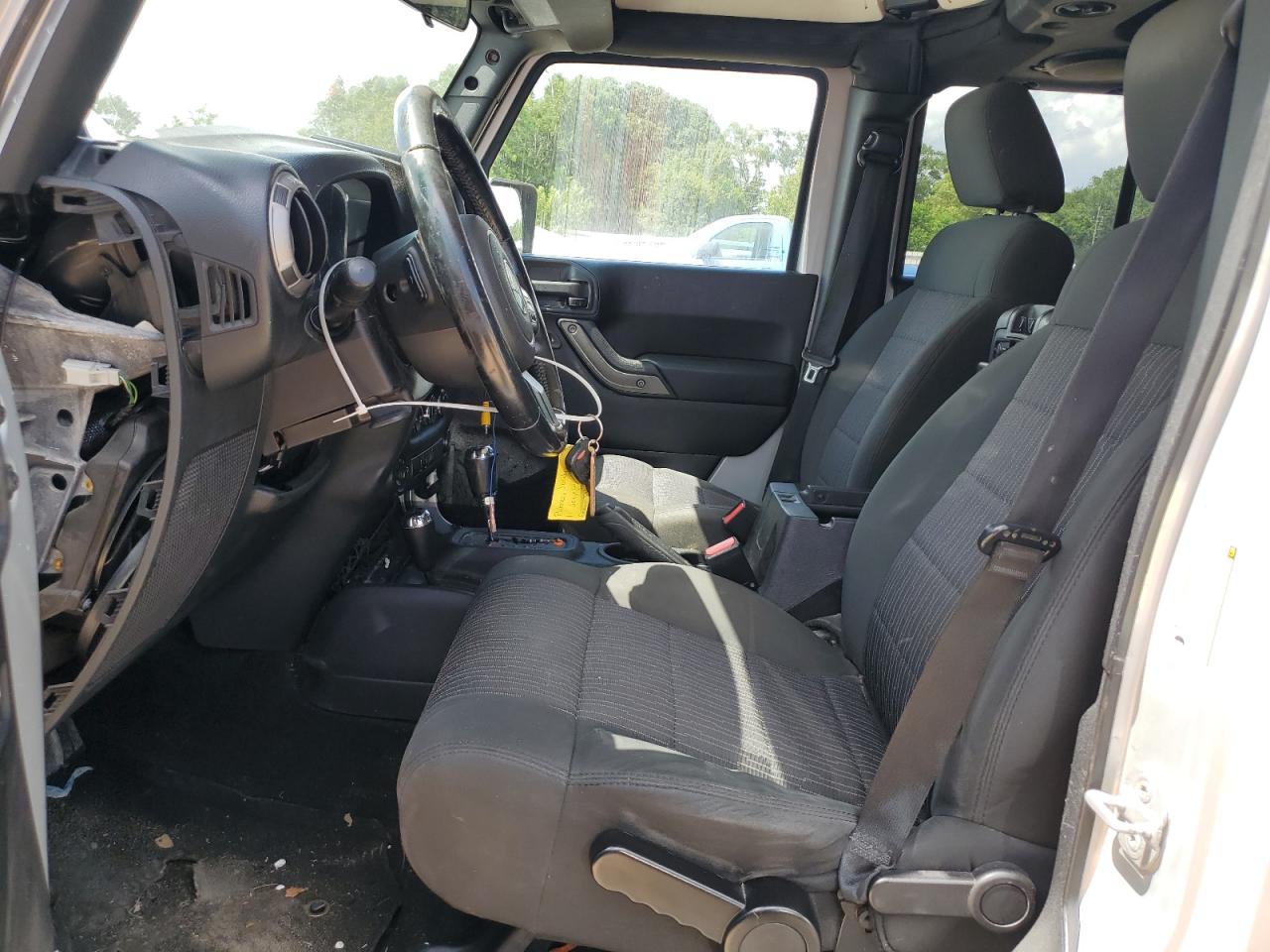 2011 Jeep Wrangler Unlimited Sport VIN: 1J4BA3H12BL640744 Lot: 63747095