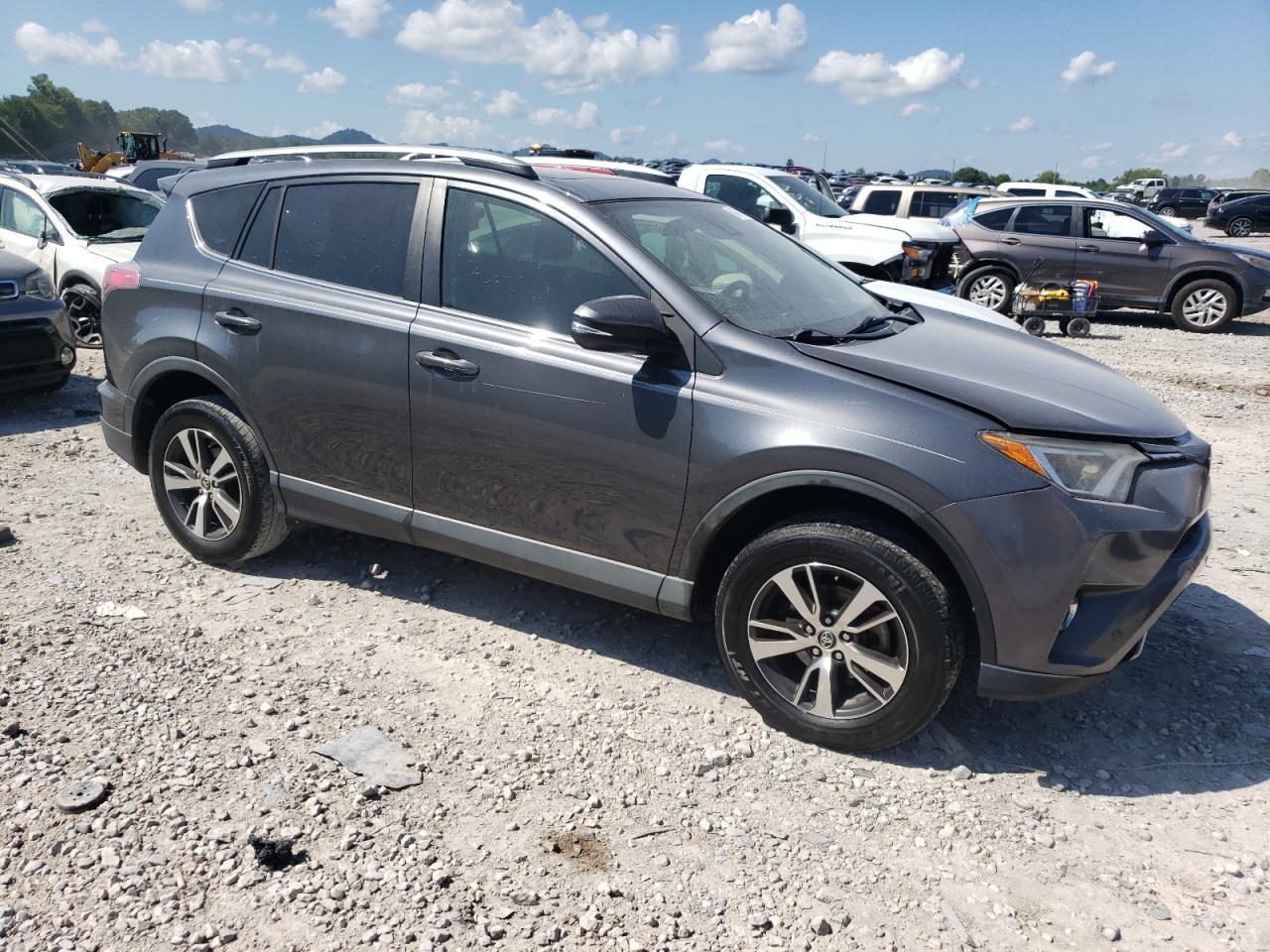 2017 Toyota Rav4 Xle VIN: JTMWFREVXHD105697 Lot: 64784815