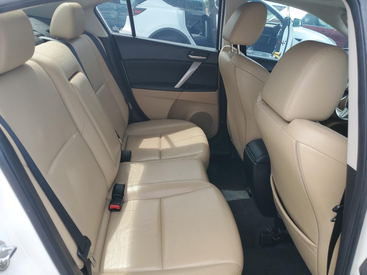 2011 Mazda 3 S VIN: JM1BL1W55B1394813 Lot: 63334625