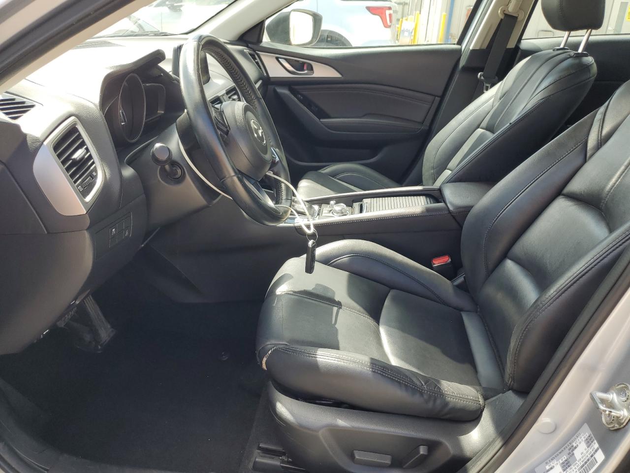 2018 Mazda 3 Touring VIN: 3MZBN1V33JM181965 Lot: 63872415