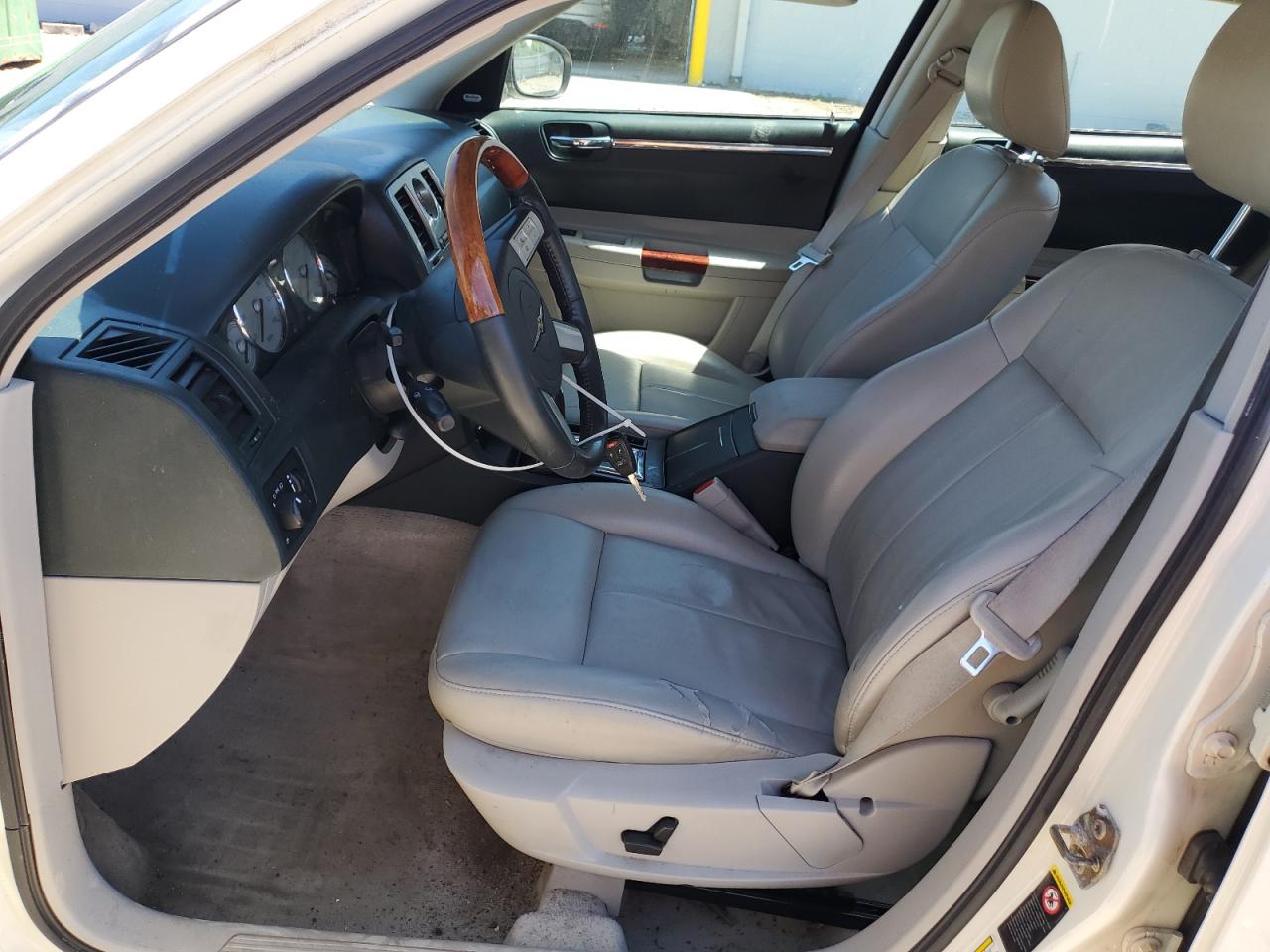 2005 Chrysler 300 Touring VIN: 2C3AK53G95H696756 Lot: 39767338