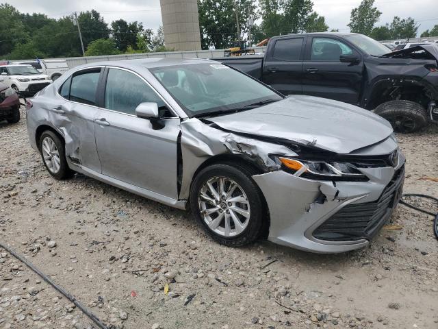  TOYOTA CAMRY 2022 Серебристый