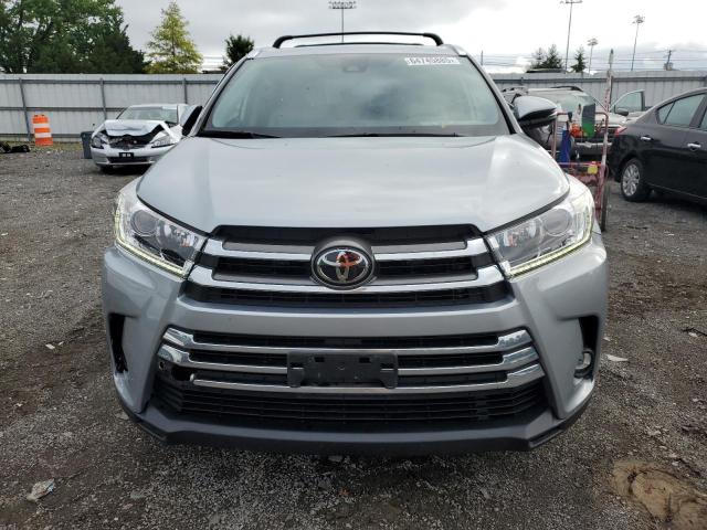  TOYOTA HIGHLANDER 2019 Srebrny