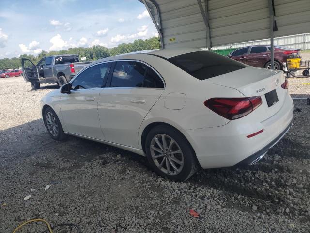  MERCEDES-BENZ A-CLASS 2019 Белы