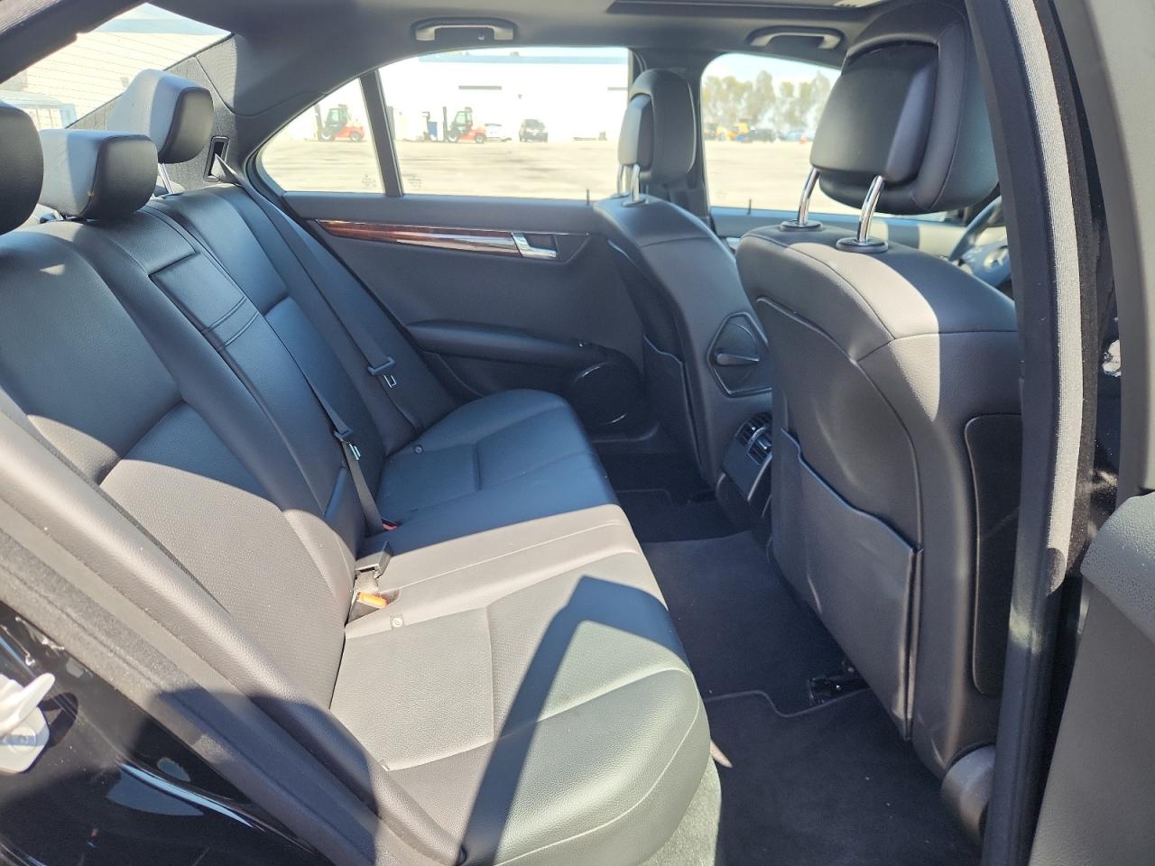 2011 Mercedes-Benz C 300 VIN: WDDGF5EB5BR183307 Lot: 63710205