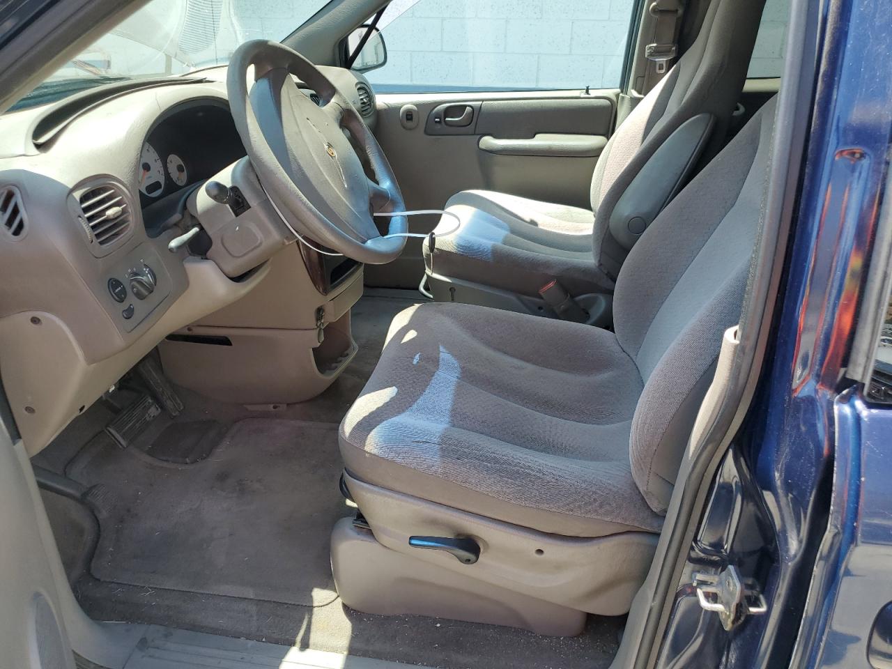 2003 Chrysler Town & Country VIN: 2C4GP24R73R358060 Lot: 64146305