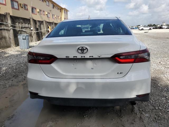  TOYOTA CAMRY 2022 Белы