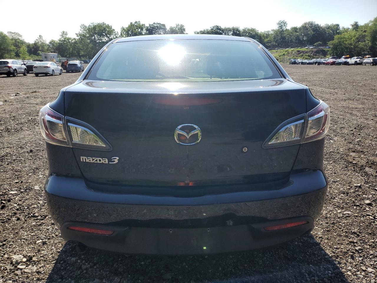 2011 Mazda 3 I VIN: JM1BL1UG5B1496438 Lot: 65073955