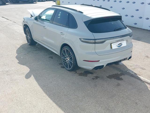 2022 PORSCHE CAYENNE V8