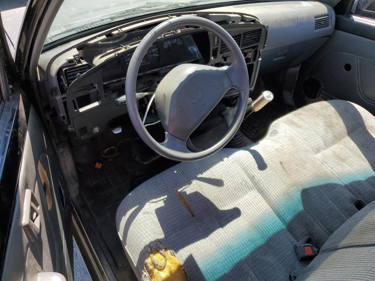 1992 Toyota Pickup 1/2 Ton Short Wheelbase VIN: JT4RN81A9N0090450 Lot: 64424095