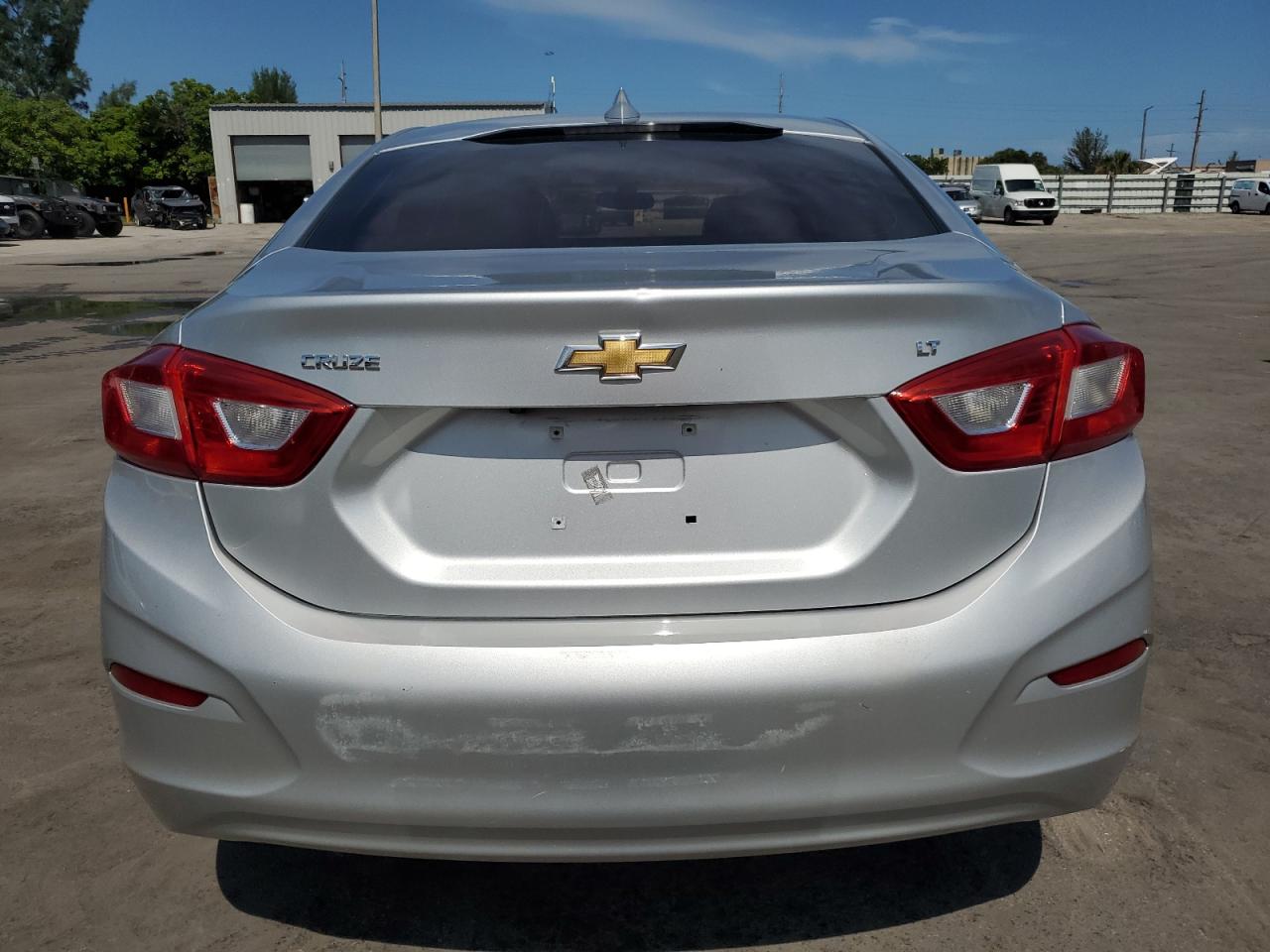 2017 Chevrolet Cruze Lt VIN: 1G1BE5SM6H7136085 Lot: 67062025