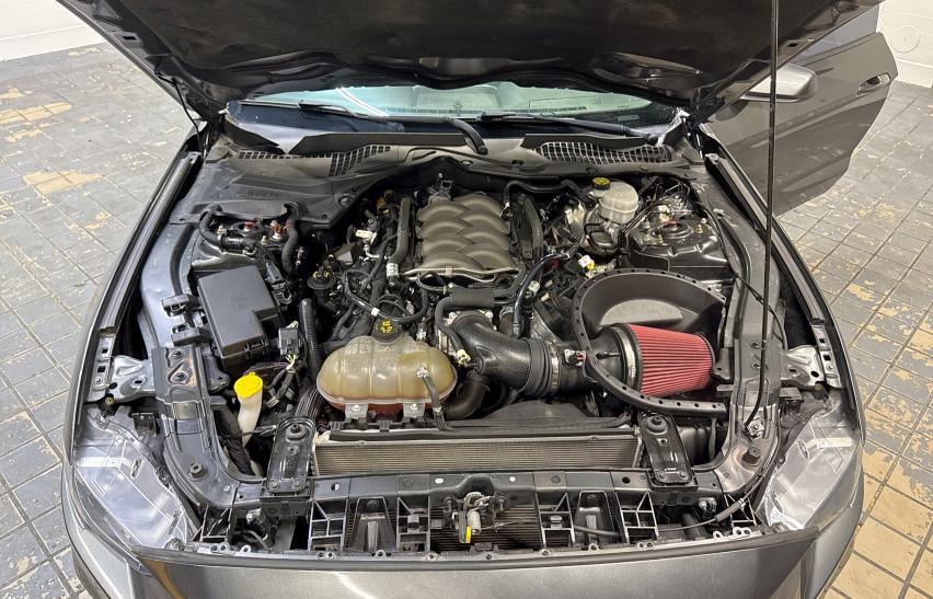  FORD MUSTANG 2018 Серый