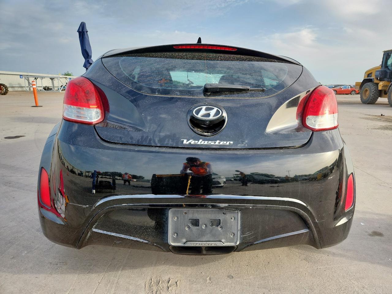 2017 Hyundai Veloster VIN: KMHTC6ADXHU323979 Lot: 62959675