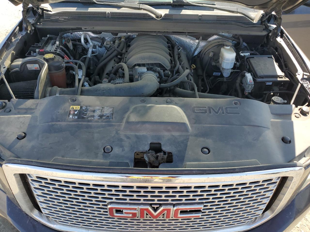 2015 GMC Yukon Xl Denali VIN: 1GKS2JKJ3FR290998 Lot: 63704875