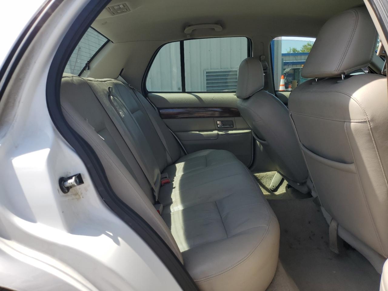 2006 Mercury Grand Marquis Gs VIN: 2MEFM74VX6X621171 Lot: 63213535