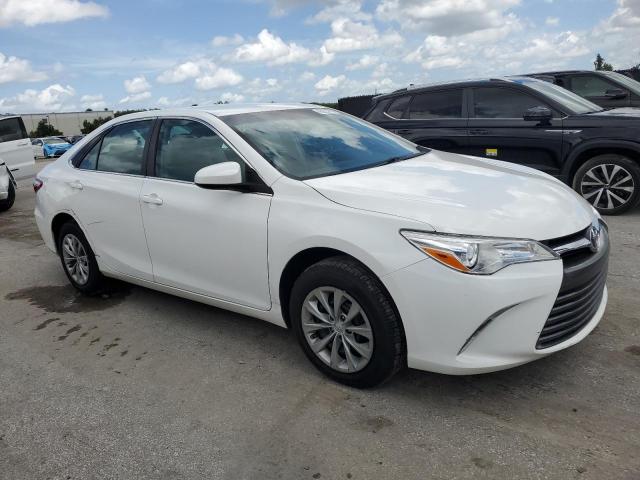 Sedans TOYOTA CAMRY 2017 White