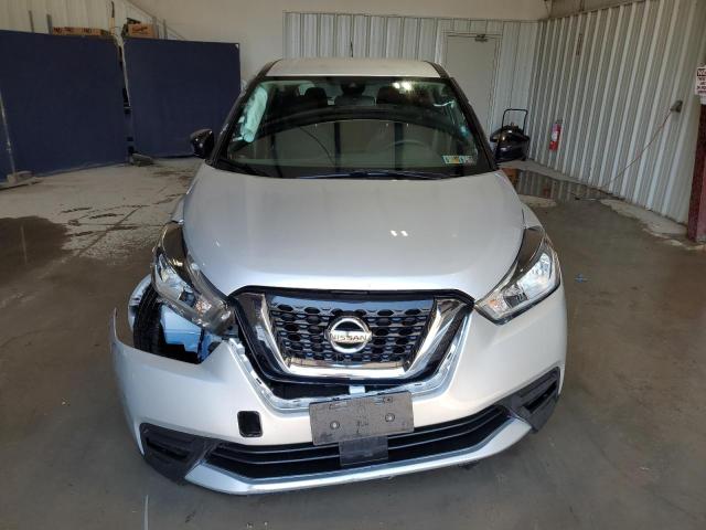  NISSAN KICKS 2020 Srebrny