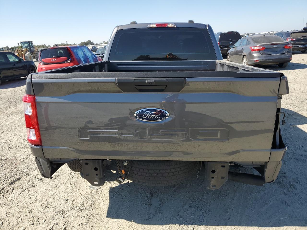 2022 Ford F150 VIN: 1FTMF1C50NKE60266 Lot: 64695395