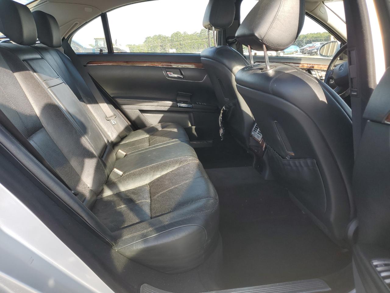 2007 Mercedes-Benz S 550 VIN: WDDNG71X27A075475 Lot: 64505325