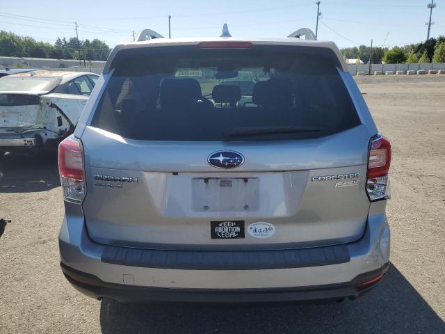  SUBARU FORESTER 2017 Серебристый