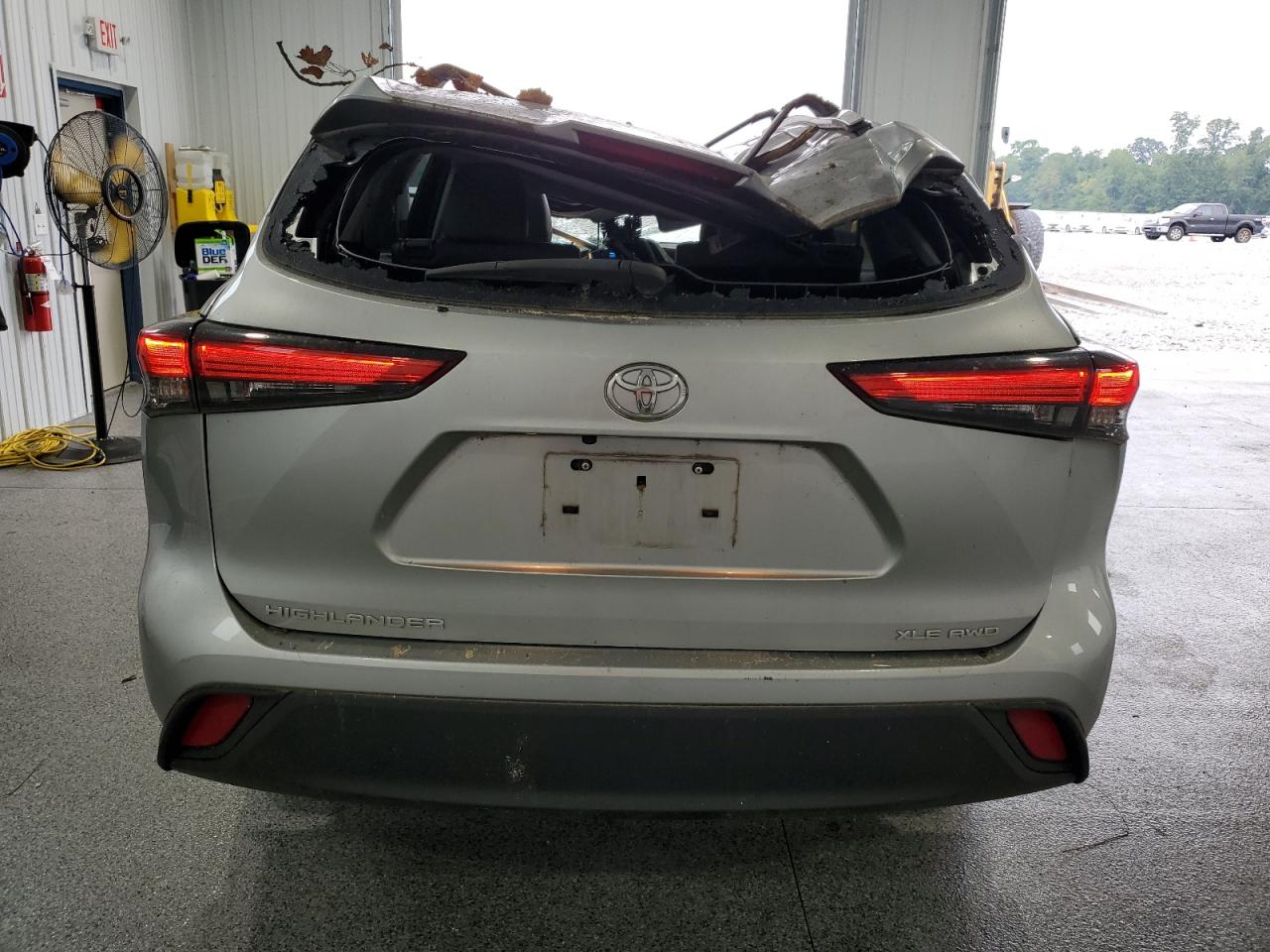 2022 Toyota Highlander Xle VIN: 5TDGZRBH4NS560801 Lot: 63817915