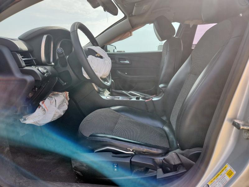 Sedans CHEVROLET MALIBU 2016 Srebrny