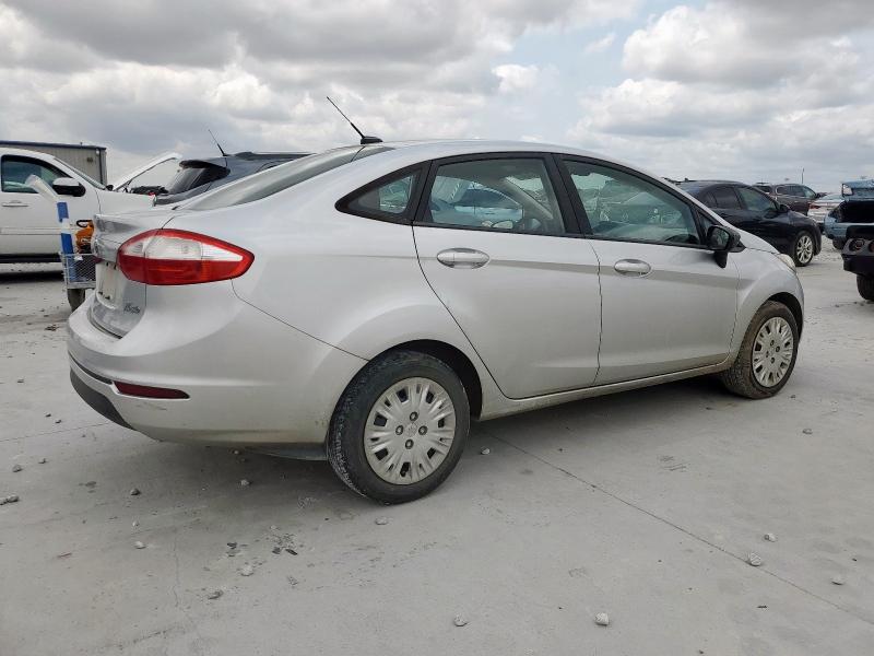 Седаны FORD FIESTA 2016 Серебристый