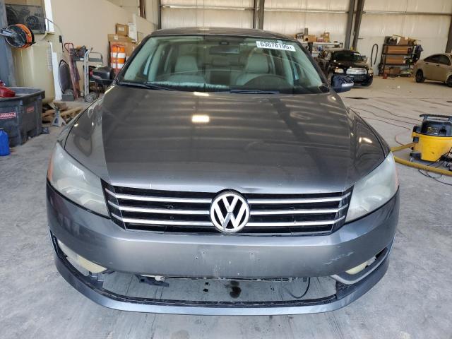 Седаны VOLKSWAGEN PASSAT 2013 Серый