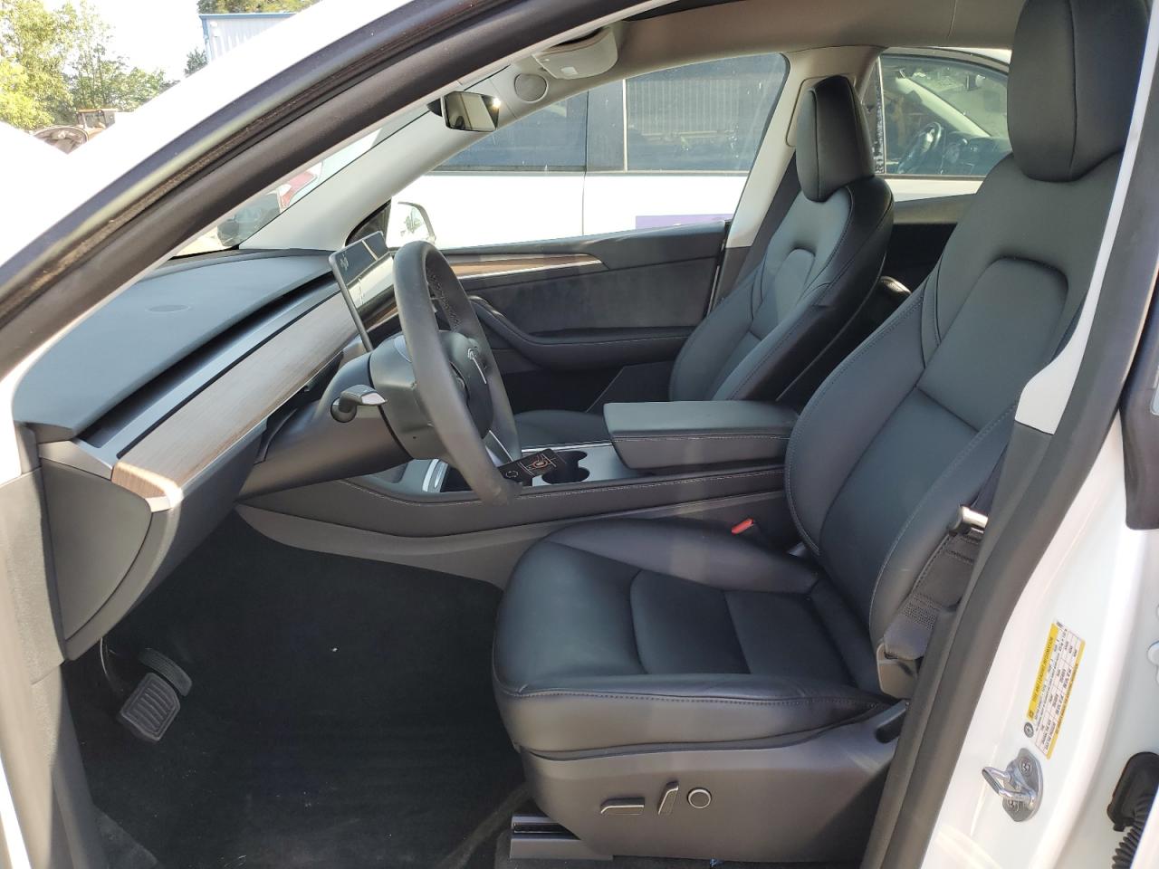 2025 Tesla Model Y VIN: 7SAYGAEE9SF250921 Lot: 63035925