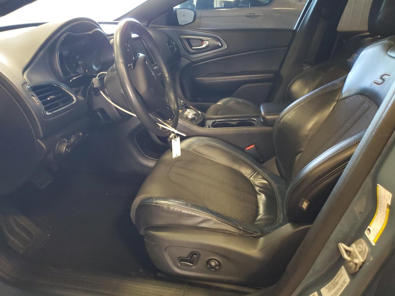 2015 Chrysler 200 S VIN: 1C3CCCBG1FN608576 Lot: 65250745