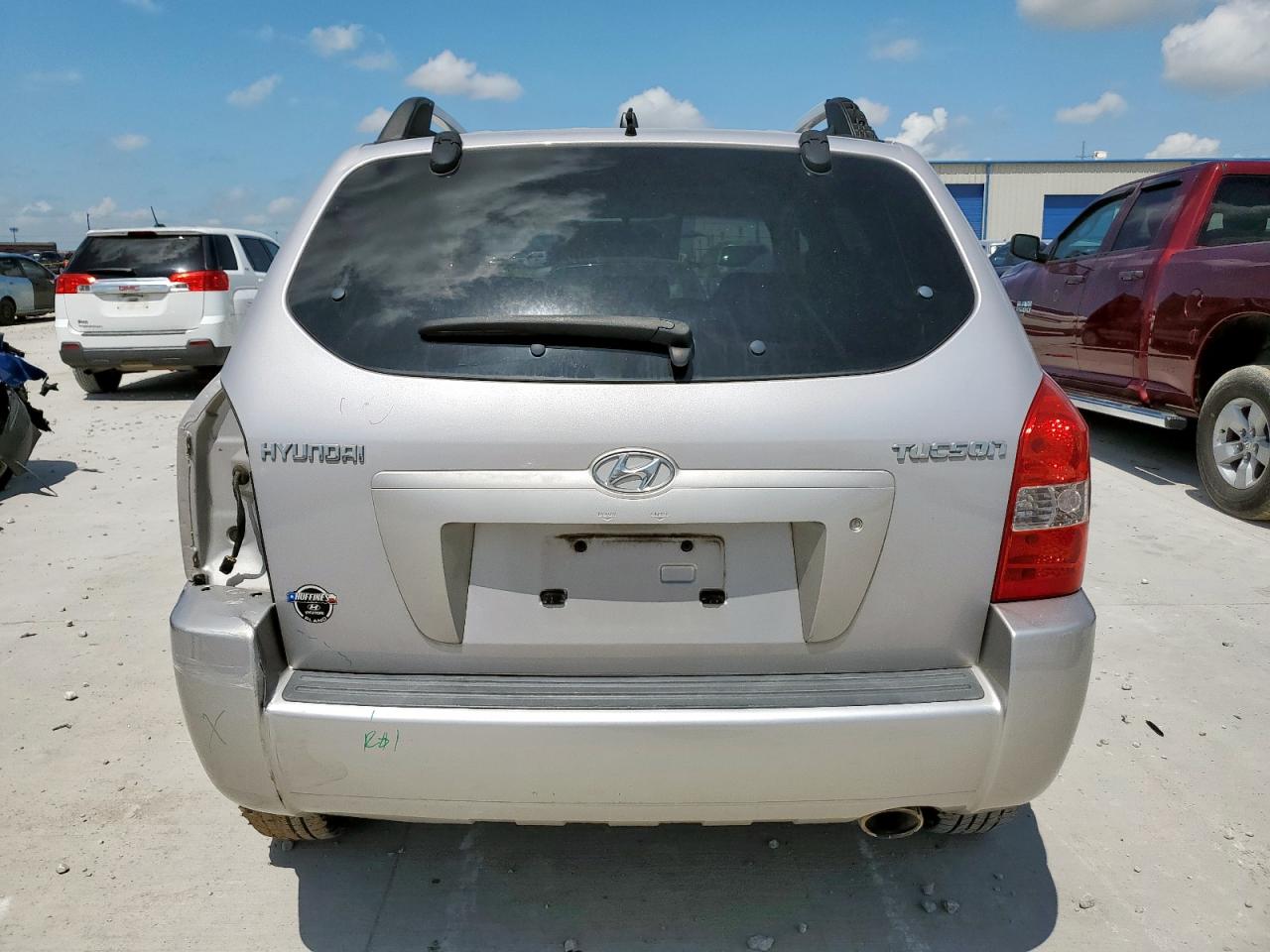 2005 Hyundai Tucson Gl VIN: KM8JM12B75U080079 Lot: 62056635