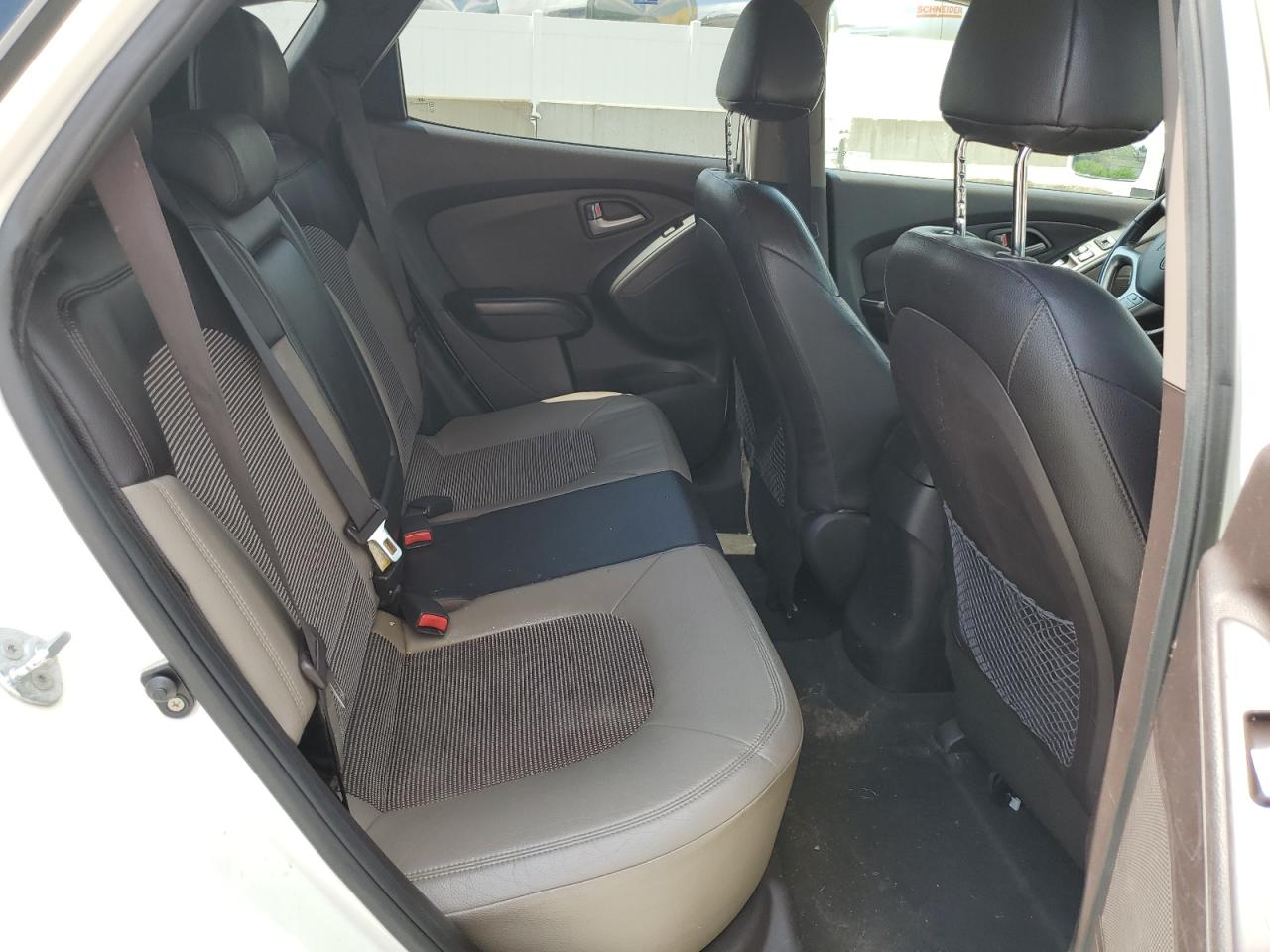 KM8JU3AC6CU391053 2012 Hyundai Tucson Gls