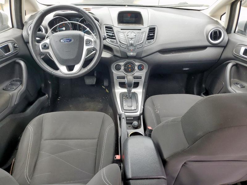  FORD FIESTA 2016 Серебристый
