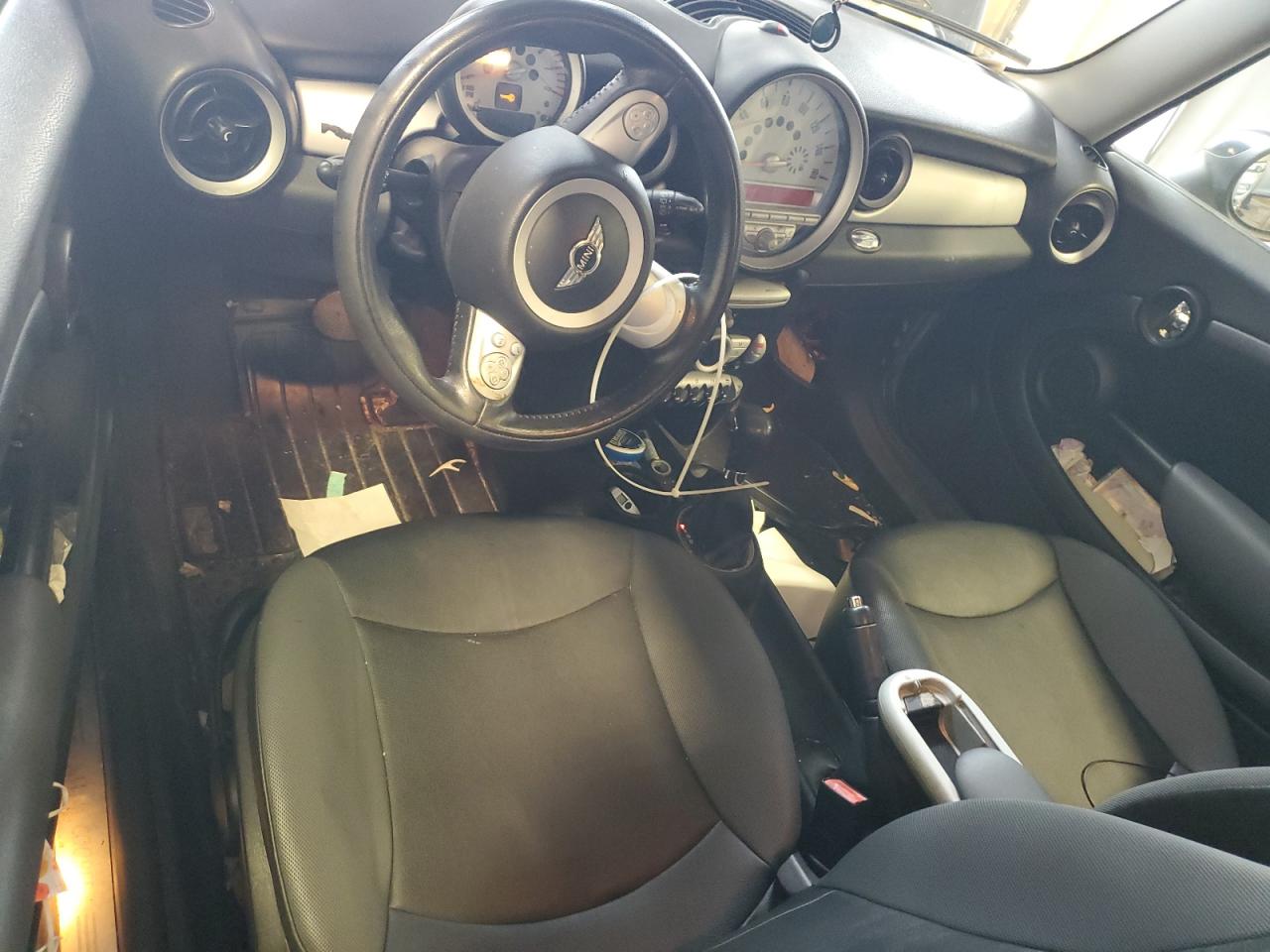 WMWMF3C53ATZ22977 2010 Mini Cooper