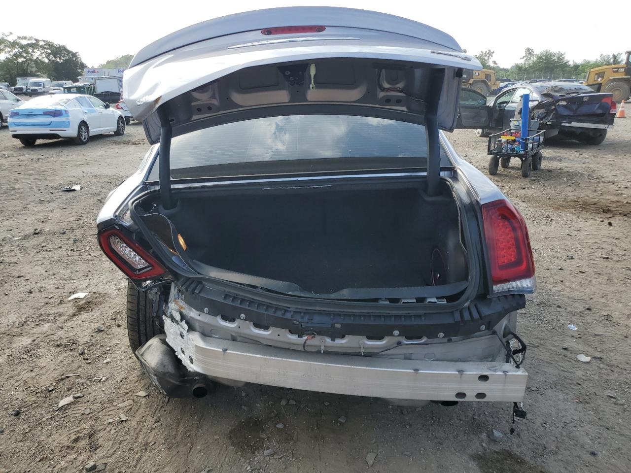 2c3ccabg8jh266811 2C3CCABG8JH266811 2018 Chrysler 300 S