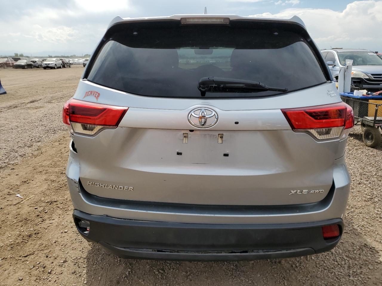 2018 Toyota Highlander Se VIN: 5TDJZRFH2JS487633 Lot: 64332955