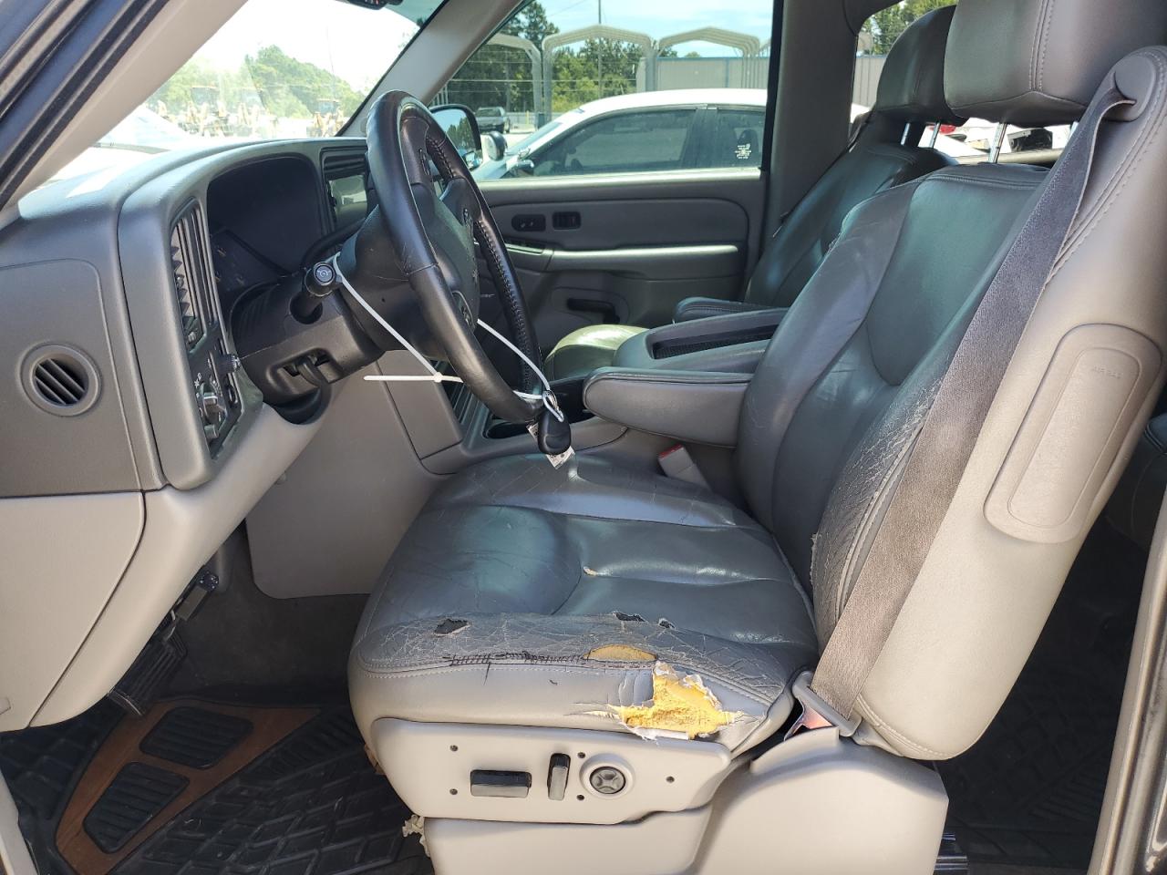 2005 GMC Yukon VIN: 1GKEC13T15J255495 Lot: 64555605