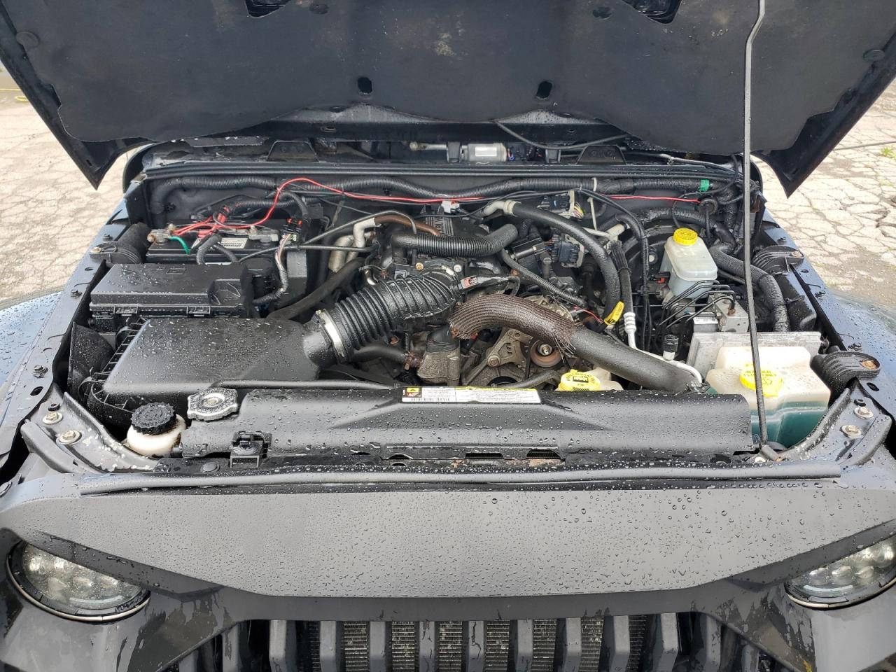 2010 Jeep Wrangler Unlimited Sahara VIN: 1J4HA5H17AL112766 Lot: 63995565