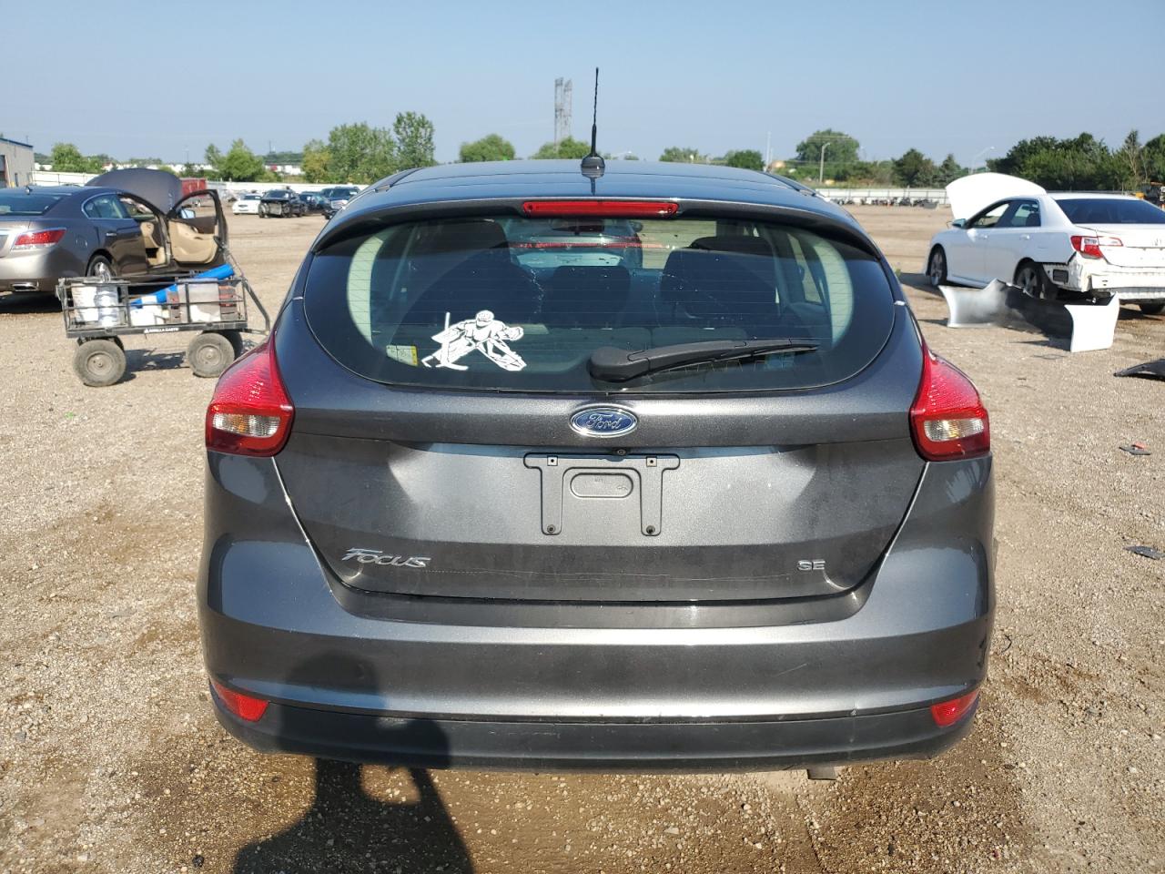 2018 Ford Focus Se VIN: 1FADP3K21JL316591 Lot: 62742535