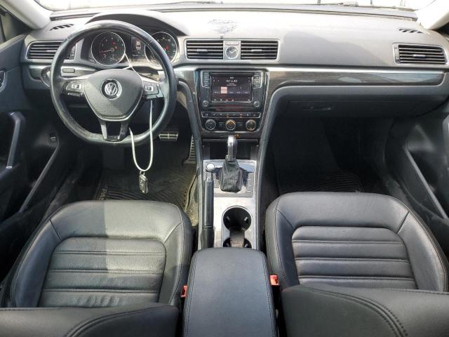  VOLKSWAGEN PASSAT 2017 Srebrny